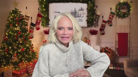 Kristin Chenoweth talks career, holidays on WGN Morning News